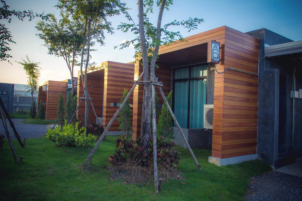 The Infinite Resort Nakhon Sawan Exterior foto